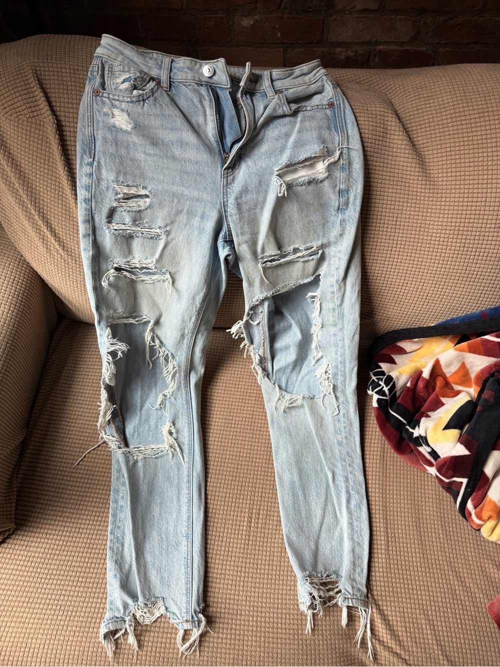 American Eagle Outfitters Light Blue Ripped Boyfriend Jeans